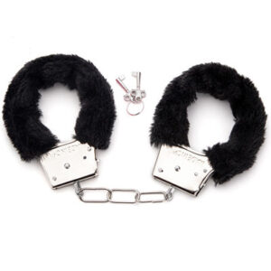 Còng tay SM lót lông tăng khoái cảm mạnh mẽ khi quan hệ