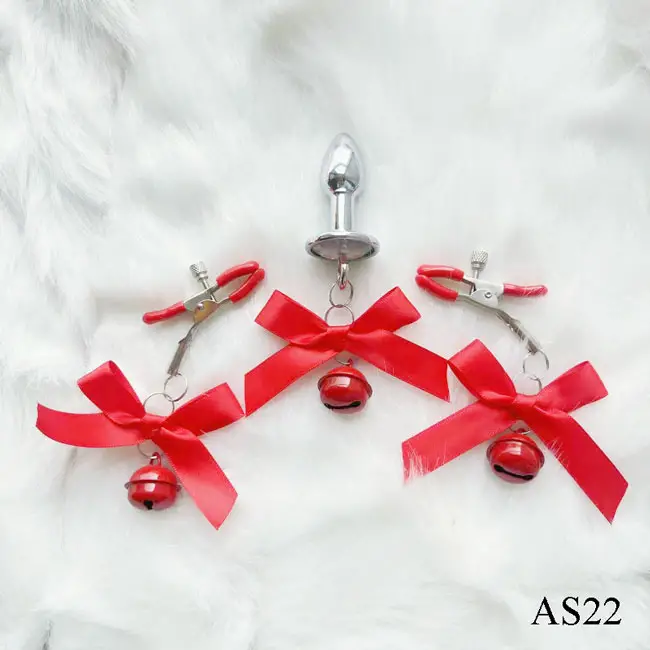 Bộ sản phẩm gồm kẹp vú và nút gắn hậu môn