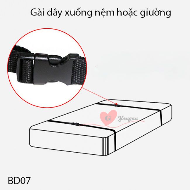 Gắn 2 dây dài xuống dưới giường hoặc nệm.